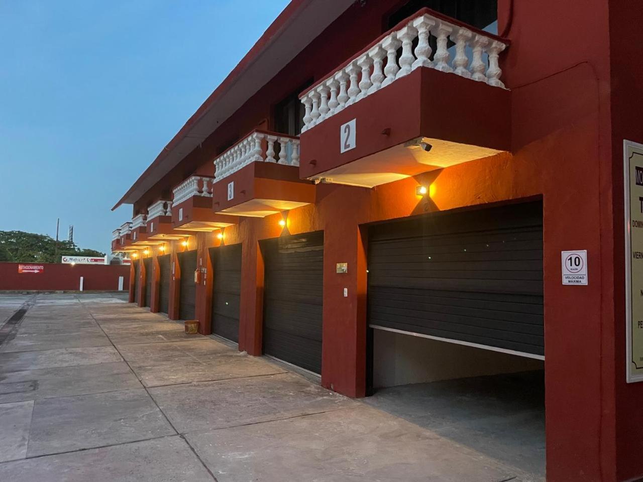 Auto Hotel Monte Carlo Βερακρούζ Εξωτερικό φωτογραφία